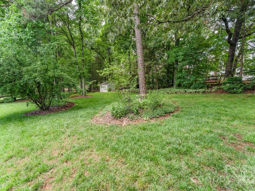 10322 Stoneykirk Lane, Charlotte, NC 28269.  MLS# CAR4258236, YatesRealty ID 16789. 