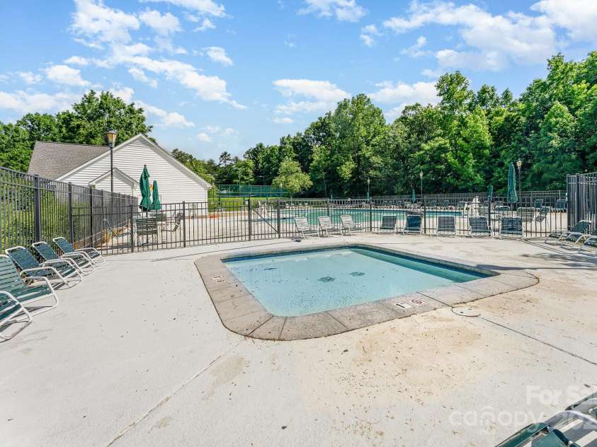 10322 Stoneykirk Lane, Charlotte, NC 28269.  MLS# CAR4258236, YatesRealty ID 16789. 