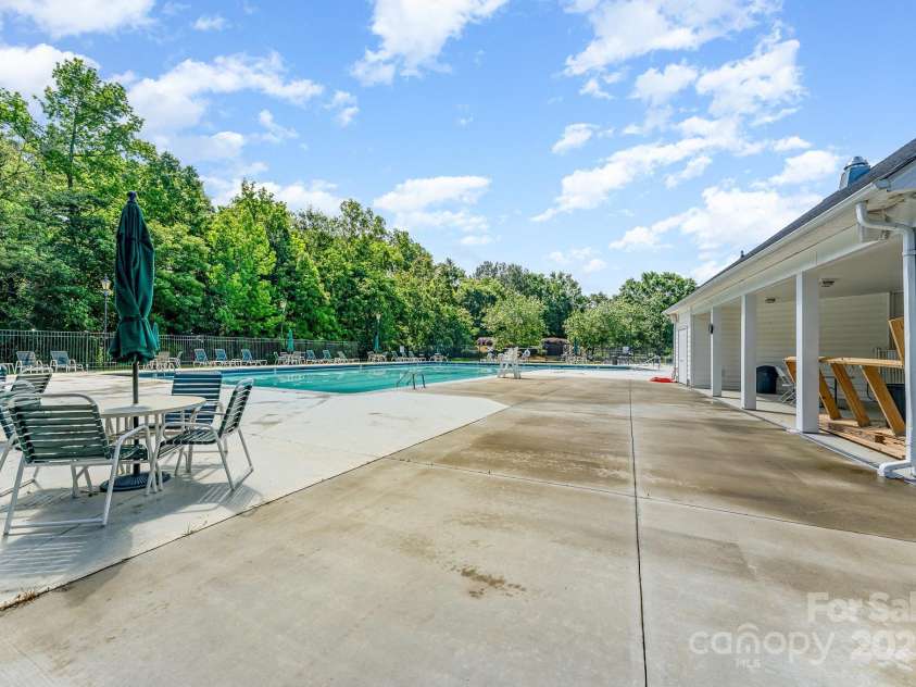 10322 Stoneykirk Lane, Charlotte, NC 28269.  MLS# CAR4258236, YatesRealty ID 16789. 