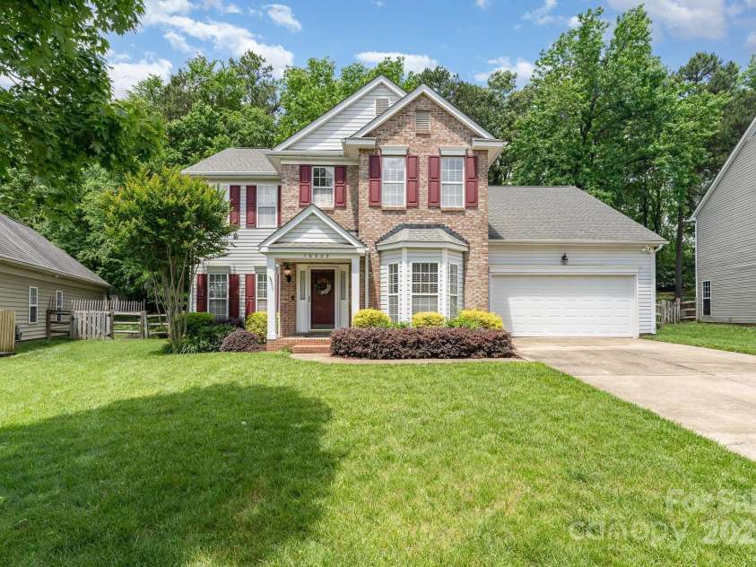 10322 Stoneykirk Lane, Charlotte, NC 28269.  MLS# CAR4258236, YatesRealty ID 16789. 