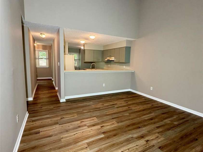 8 Creekside Lane, Asheville, NC 28803.  MLS# CAR4372545, YatesRealty ID 16791. 