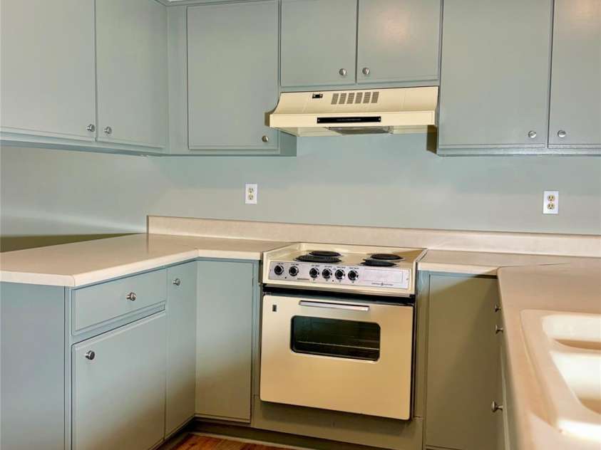 8 Creekside Lane, Asheville, NC 28803.  MLS# CAR4372545, YatesRealty ID 16791. 