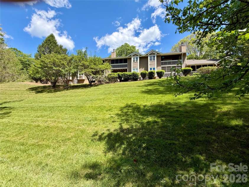8 Creekside Lane, Asheville, NC 28803.  MLS# CAR4372545, YatesRealty ID 16791. 