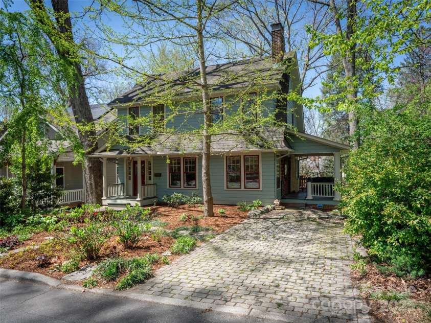 27 Westover Drive, Asheville, NC 28801.  MLS# CAR4250463, YatesRealty ID 16792. 