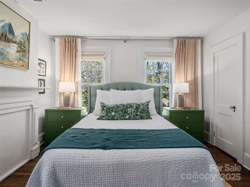 27 Westover Drive, Asheville, NC 28801.  MLS# CAR4250463, YatesRealty ID 16792. 