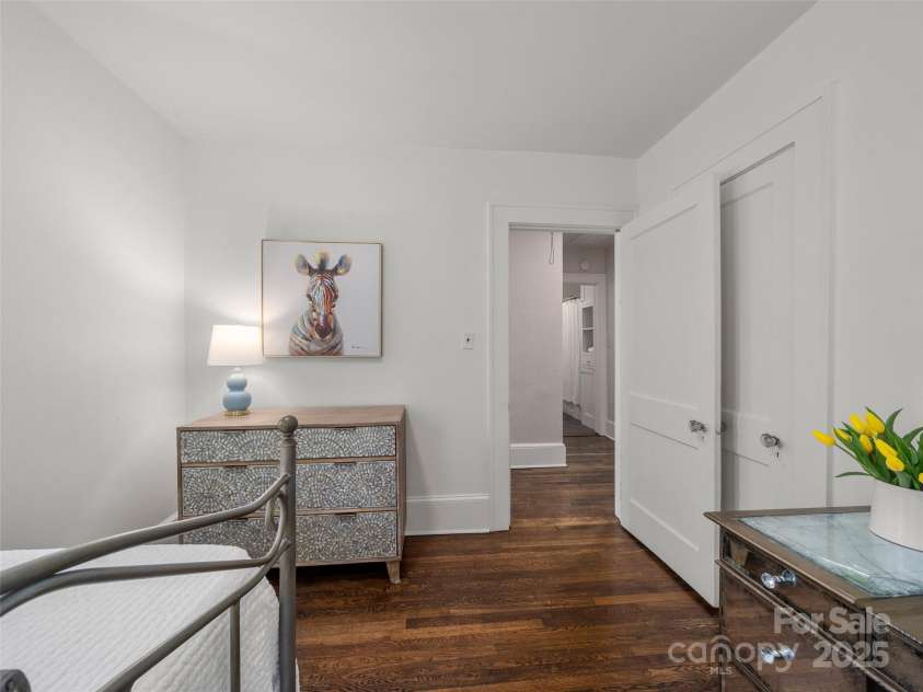 27 Westover Drive, Asheville, NC 28801.  MLS# CAR4250463, YatesRealty ID 16792. 