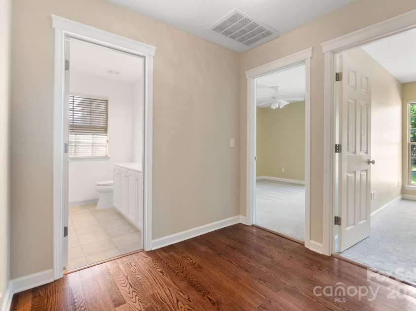12013 Regent Ridge Lane, Charlotte, NC 28278.  MLS# CAR4254769, YatesRealty ID 16793. 2nd and 3rd bedroom with full Bath