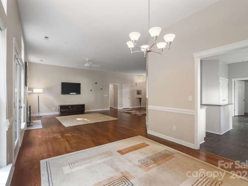 12013 Regent Ridge Lane, Charlotte, NC 28278.  MLS# CAR4254769, YatesRealty ID 16793. Dining Room