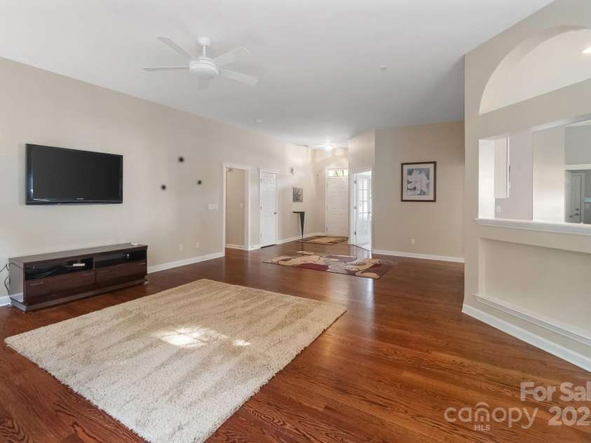 12013 Regent Ridge Lane, Charlotte, NC 28278.  MLS# CAR4254769, YatesRealty ID 16793. Kitchen open to Great Room