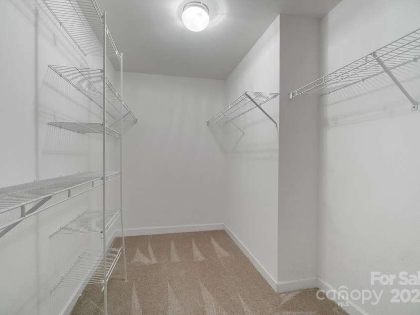 12013 Regent Ridge Lane, Charlotte, NC 28278.  MLS# CAR4254769, YatesRealty ID 16793. Large Primary closet