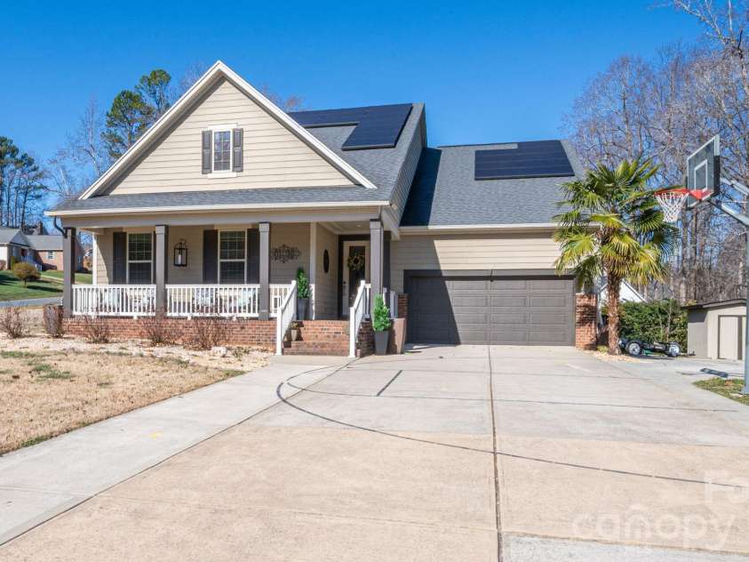 1819 Chesterfield Drive, Belmont, NC 28012.  MLS# CAR4349946, YatesRealty ID 16794. 