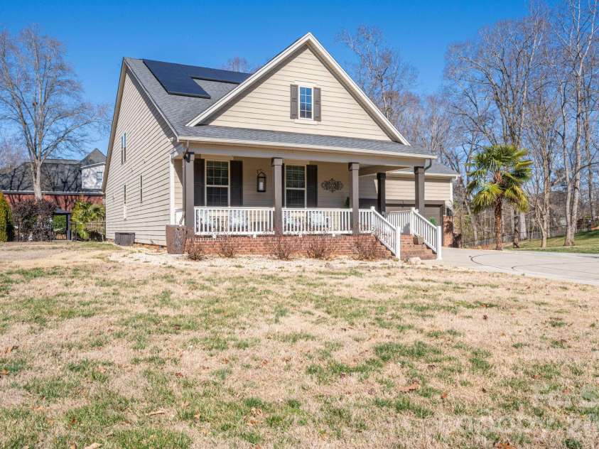1819 Chesterfield Drive, Belmont, NC 28012.  MLS# CAR4349946, YatesRealty ID 16794. 
