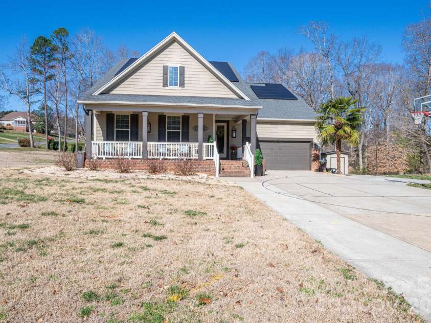 1819 Chesterfield Drive, Belmont, NC 28012.  MLS# CAR4349946, YatesRealty ID 16794. 