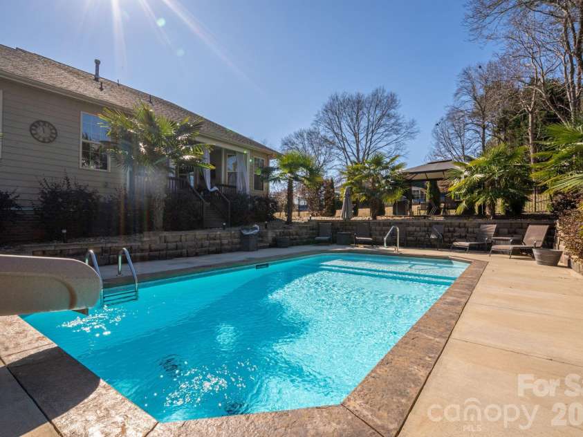 1819 Chesterfield Drive, Belmont, NC 28012.  MLS# CAR4349946, YatesRealty ID 16794. 