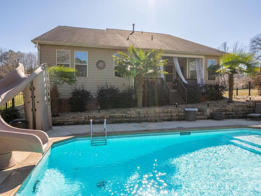 1819 Chesterfield Drive, Belmont, NC 28012.  MLS# CAR4349946, YatesRealty ID 16794. 