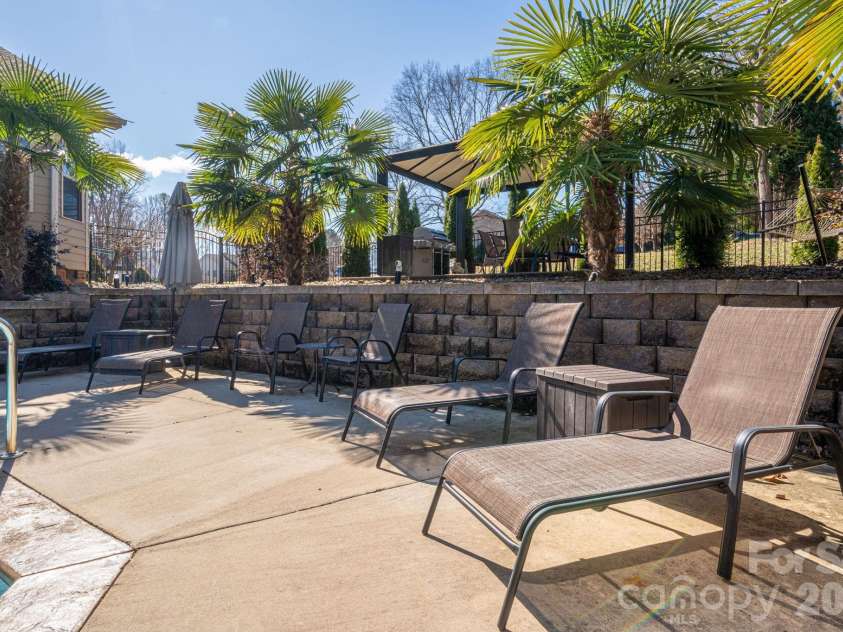 1819 Chesterfield Drive, Belmont, NC 28012.  MLS# CAR4349946, YatesRealty ID 16794. 