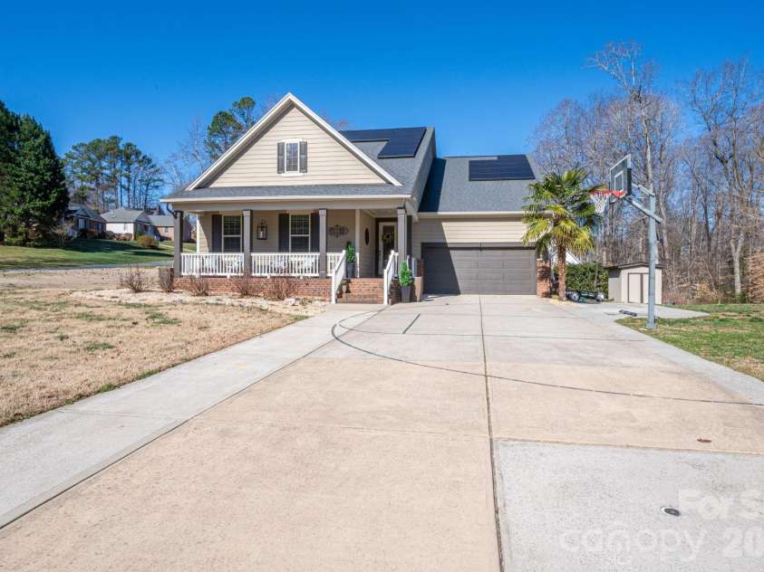 1819 Chesterfield Drive, Belmont, NC 28012.  MLS# CAR4349946, YatesRealty ID 16794. 