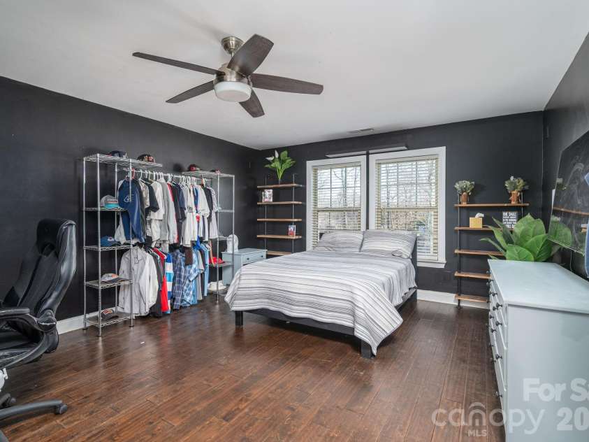 1819 Chesterfield Drive, Belmont, NC 28012.  MLS# CAR4349946, YatesRealty ID 16794. Bonus/Bed 5