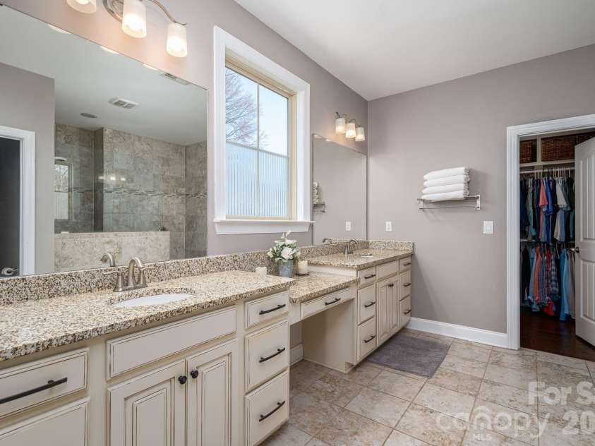 1819 Chesterfield Drive, Belmont, NC 28012.  MLS# CAR4349946, YatesRealty ID 16794. Primary Bathroom