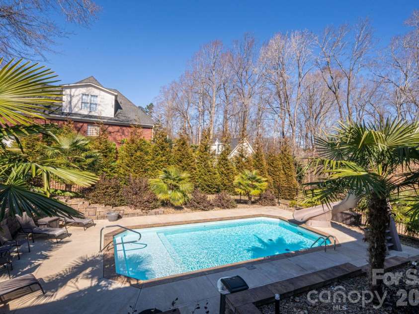 1819 Chesterfield Drive, Belmont, NC 28012.  MLS# CAR4349946, YatesRealty ID 16794. Swimming Pool