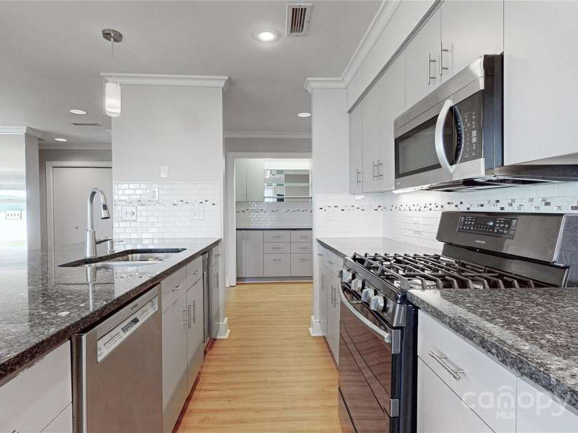 401 Lake Club Drive, Rock Hill, SC 29732.  MLS# CAR4264641, YatesRealty ID 16794. 