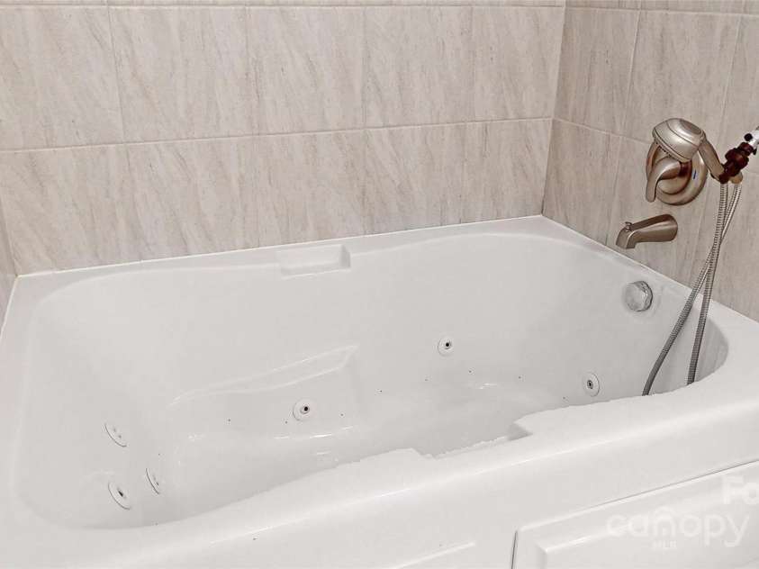 401 Lake Club Drive, Rock Hill, SC 29732.  MLS# CAR4264641, YatesRealty ID 16794. 