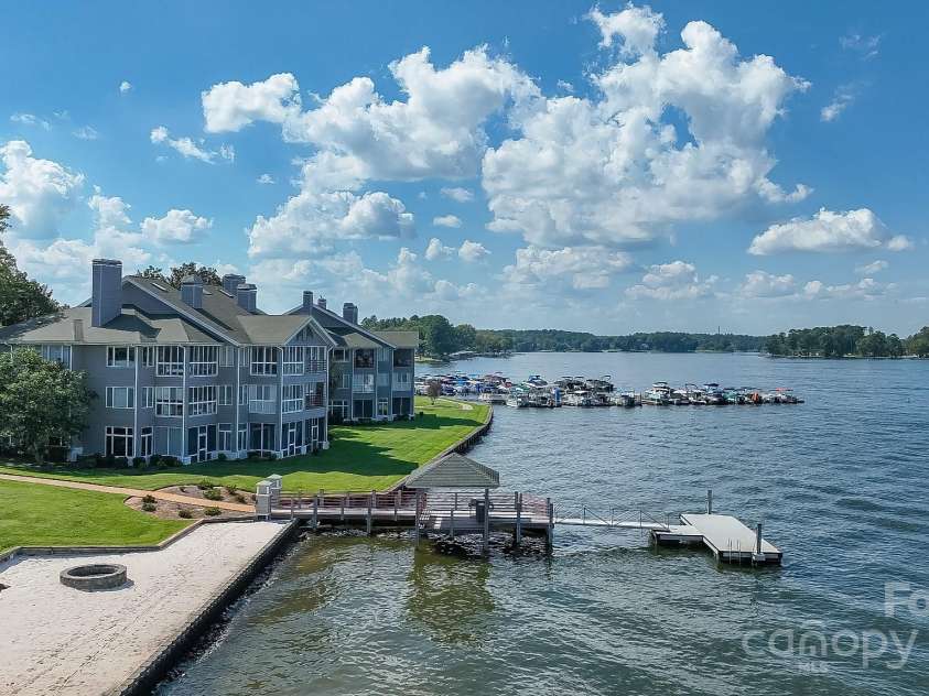 401 Lake Club Drive, Rock Hill, SC 29732.  MLS# CAR4264641, YatesRealty ID 16794. 