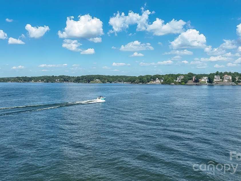 401 Lake Club Drive, Rock Hill, SC 29732.  MLS# CAR4264641, YatesRealty ID 16794. 