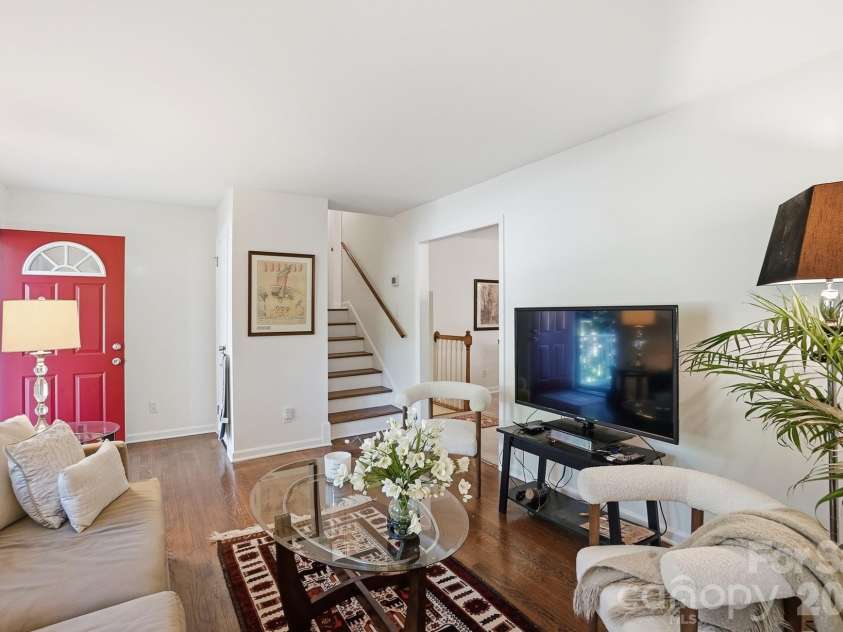 5000 Glenbrier Drive, Charlotte, NC 28212.  MLS# CAR4364700, YatesRealty ID 16795. 