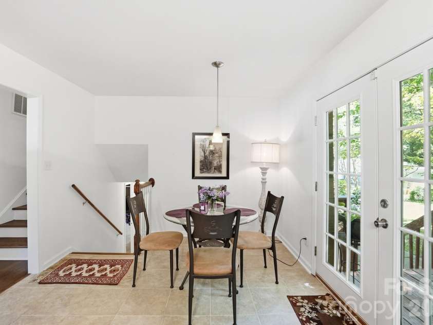 5000 Glenbrier Drive, Charlotte, NC 28212.  MLS# CAR4364700, YatesRealty ID 16795. 