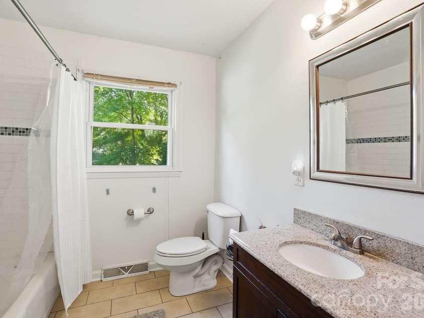 5000 Glenbrier Drive, Charlotte, NC 28212.  MLS# CAR4364700, YatesRealty ID 16795. 