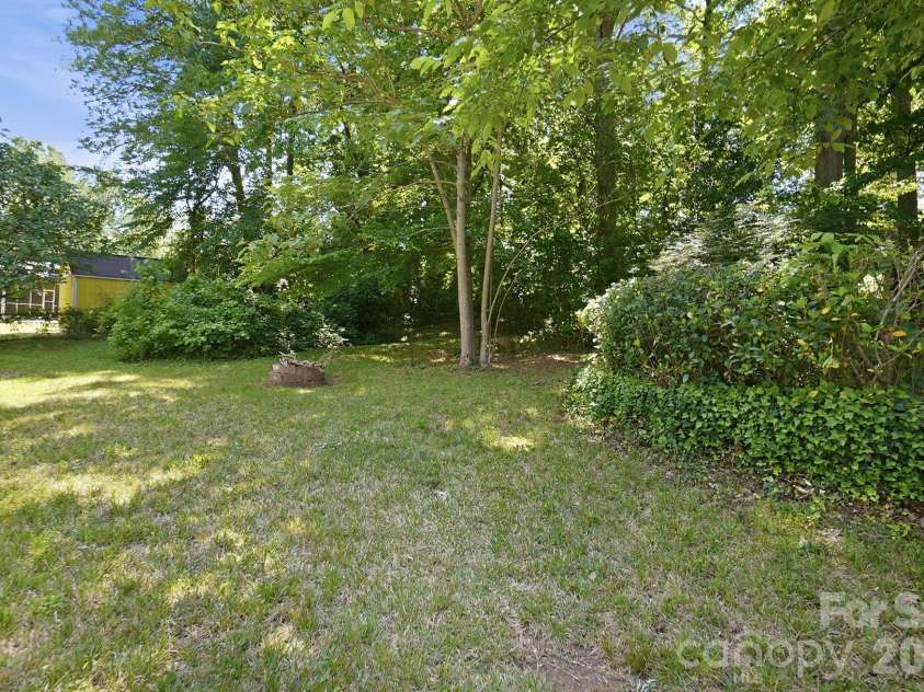 5000 Glenbrier Drive, Charlotte, NC 28212.  MLS# CAR4364700, YatesRealty ID 16795. 