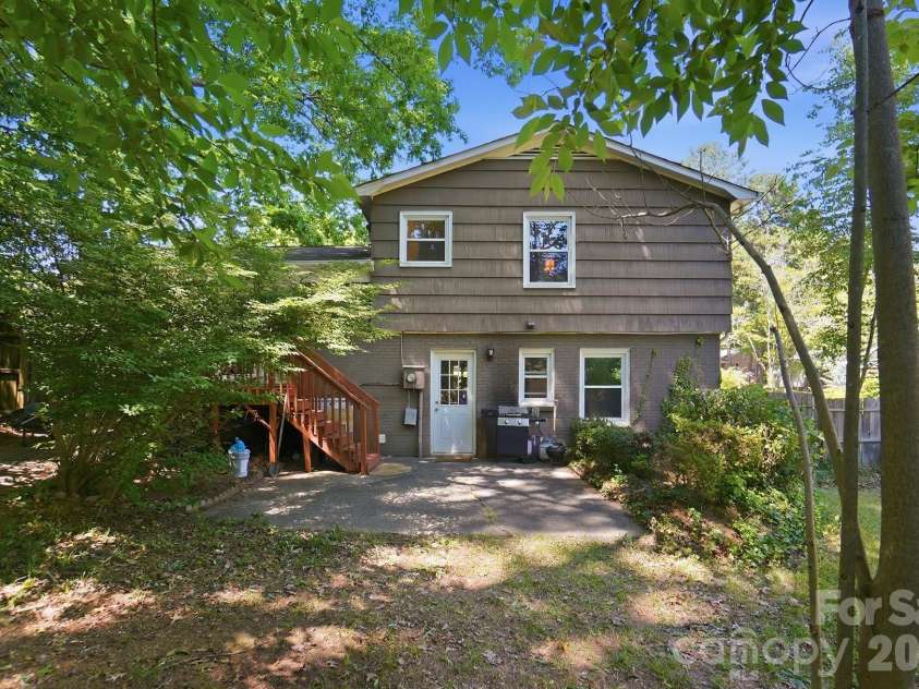 5000 Glenbrier Drive, Charlotte, NC 28212.  MLS# CAR4364700, YatesRealty ID 16795. 