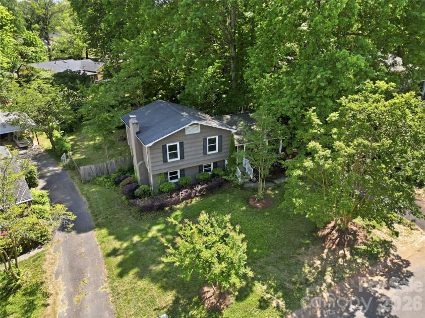 5000 Glenbrier Drive, Charlotte, NC 28212.  MLS# CAR4364700, YatesRealty ID 16795. 