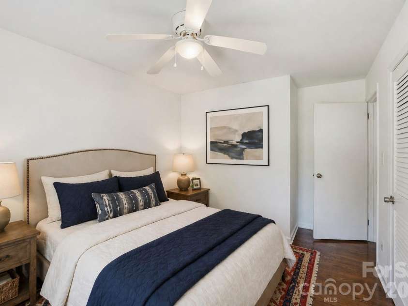 5000 Glenbrier Drive, Charlotte, NC 28212.  MLS# CAR4364700, YatesRealty ID 16795. Virtually staged