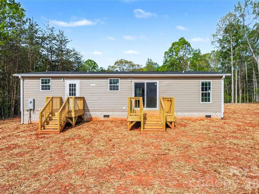 150 Silhouette Lane, Statesville, NC 28625.  MLS# CAR4368163, YatesRealty ID 16796. 