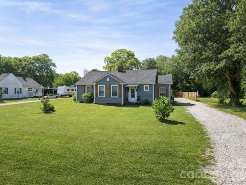 647 Still Street, Chester, SC 29706.  MLS# CAR4343695, YatesRealty ID 16798. 