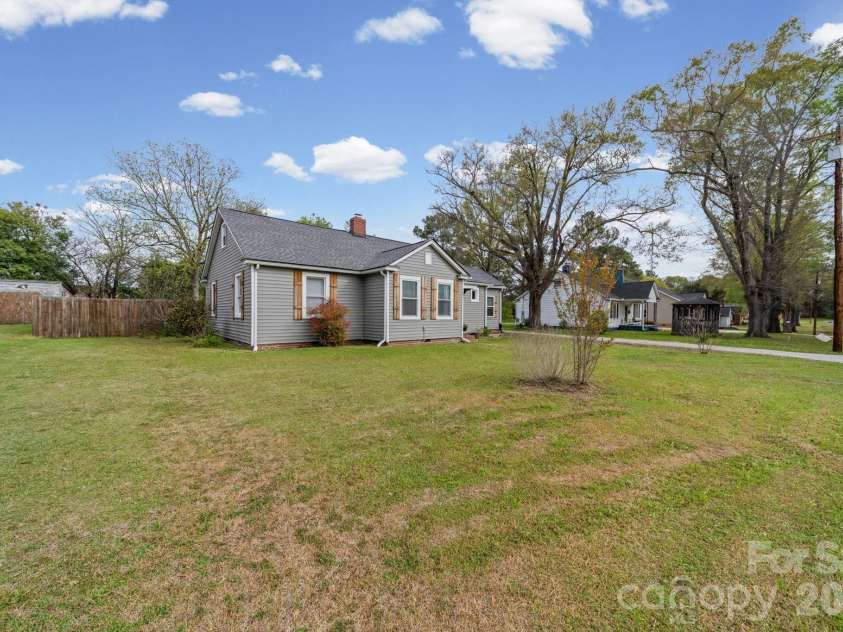 647 Still Street, Chester, SC 29706.  MLS# CAR4343695, YatesRealty ID 16798. 