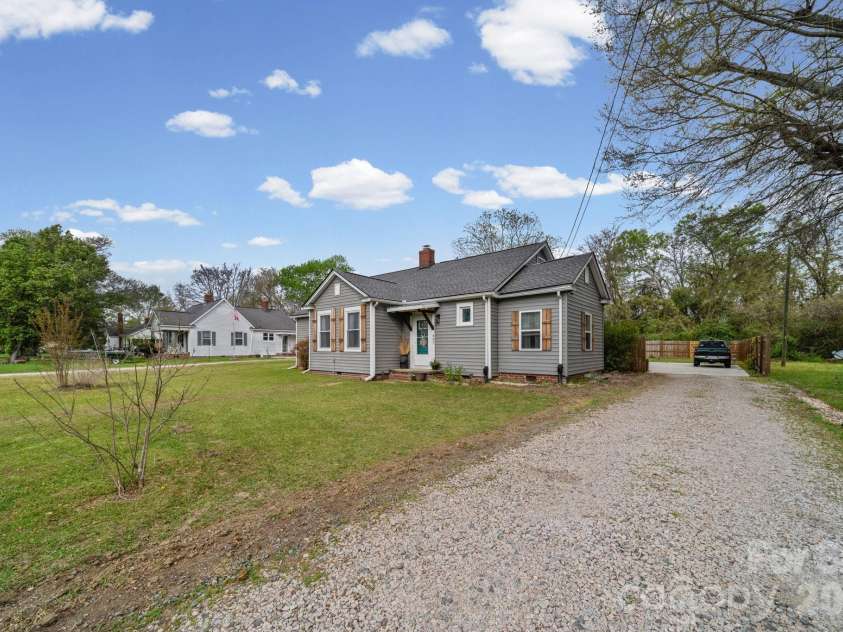 647 Still Street, Chester, SC 29706.  MLS# CAR4343695, YatesRealty ID 16798. 