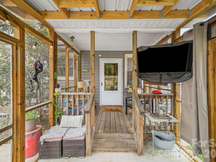 647 Still Street, Chester, SC 29706.  MLS# CAR4343695, YatesRealty ID 16798. 
