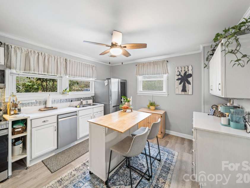 647 Still Street, Chester, SC 29706.  MLS# CAR4343695, YatesRealty ID 16798. 