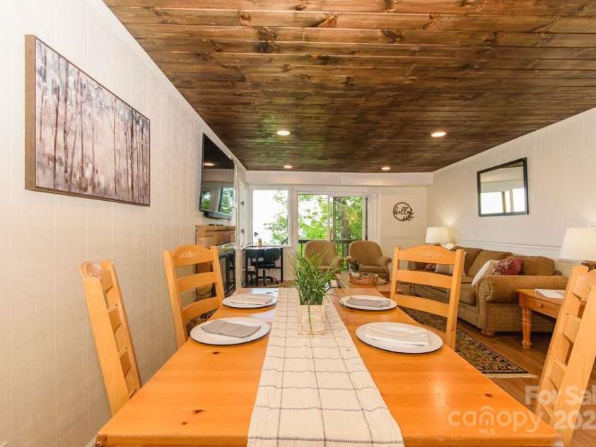 220 Northridge Road, Beech Mountain, NC 28604.  MLS# CAR4300287, YatesRealty ID 16799. 