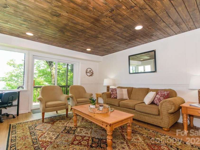 220 Northridge Road, Beech Mountain, NC 28604.  MLS# CAR4300287, YatesRealty ID 16799. 