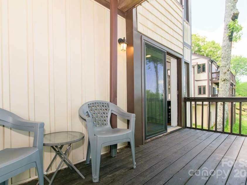 220 Northridge Road, Beech Mountain, NC 28604.  MLS# CAR4300287, YatesRealty ID 16799. 