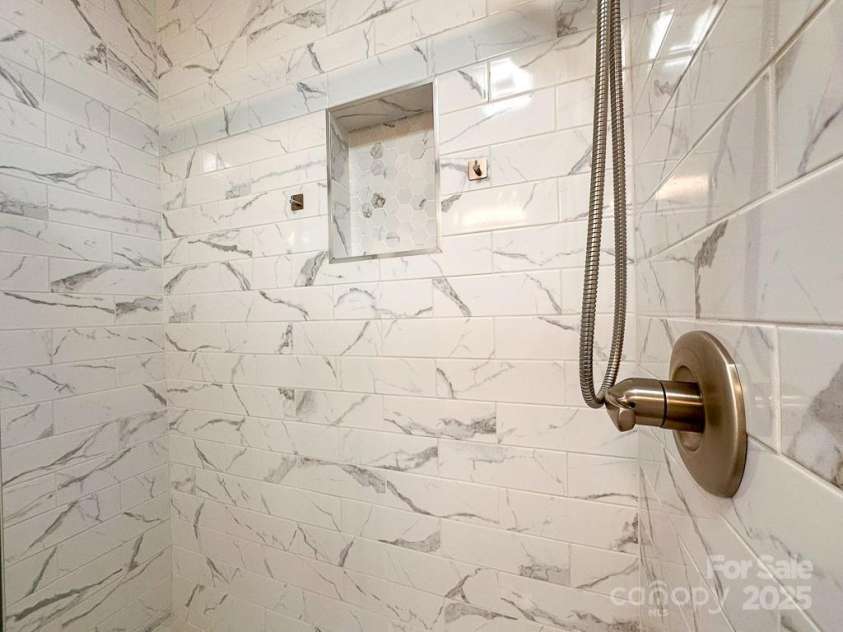 220 Northridge Road, Beech Mountain, NC 28604.  MLS# CAR4300287, YatesRealty ID 16799. 