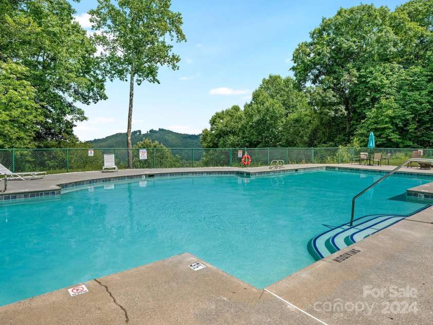 380 Pine Ridge, Boone, NC 28607.  MLS# CAR4167107, YatesRealty ID 168. Community Pool