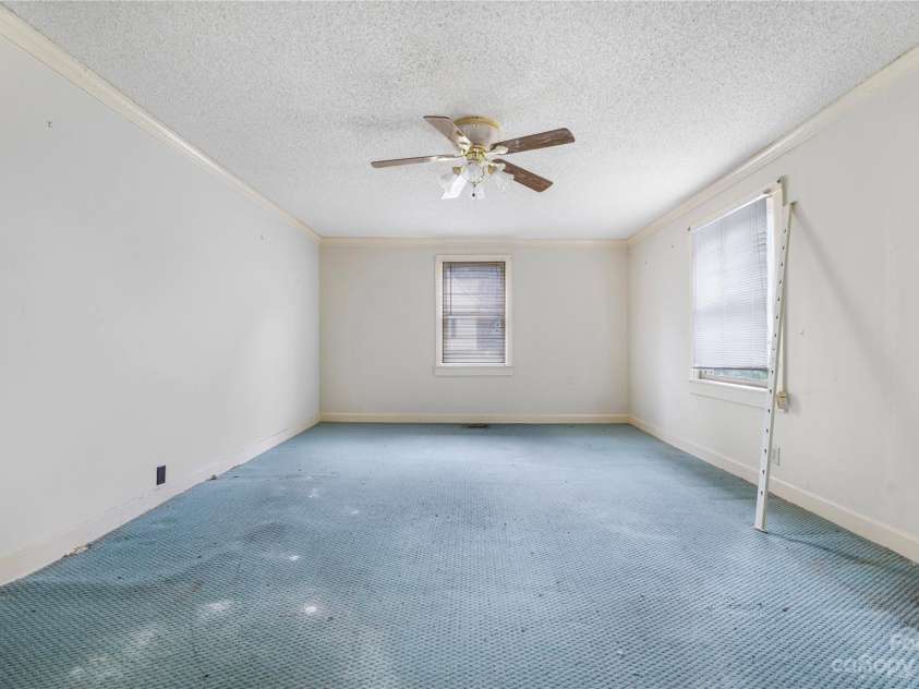 440 Oakland Avenue, Statesville, NC 28677.  MLS# CAR4080981, YatesRealty ID 168. Dining room