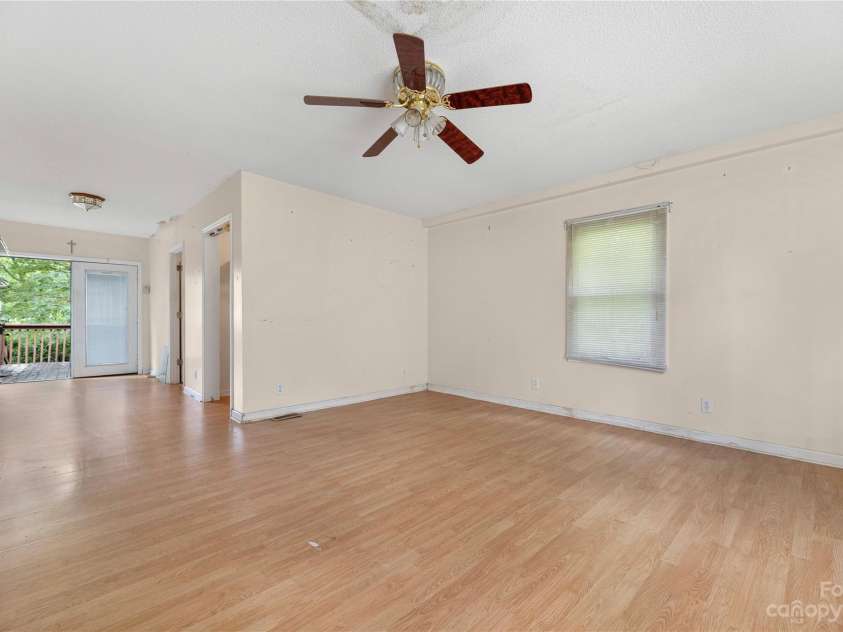 440 Oakland Avenue, Statesville, NC 28677.  MLS# CAR4080981, YatesRealty ID 168. Owners Suite / Bonus Room Addition