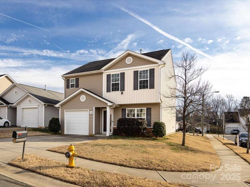 4529 Esmeralda Drive, Charlotte, NC 28269.  MLS# CAR4216566, YatesRealty ID 1680. 