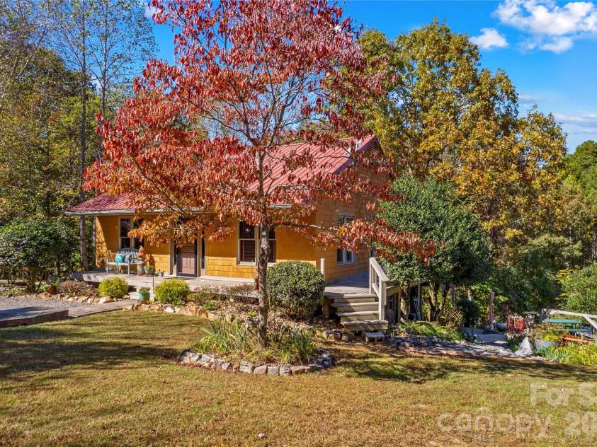 153 Mcgregor Lane, Statesville, NC 28625.  MLS# CAR4314414, YatesRealty ID 16800. 